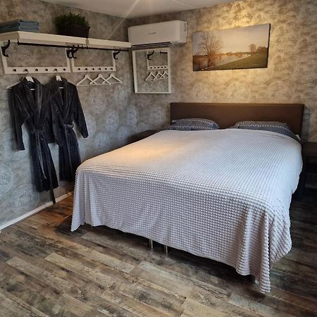 Bed & Budget Mackenzieplaats Wilp 외부 사진