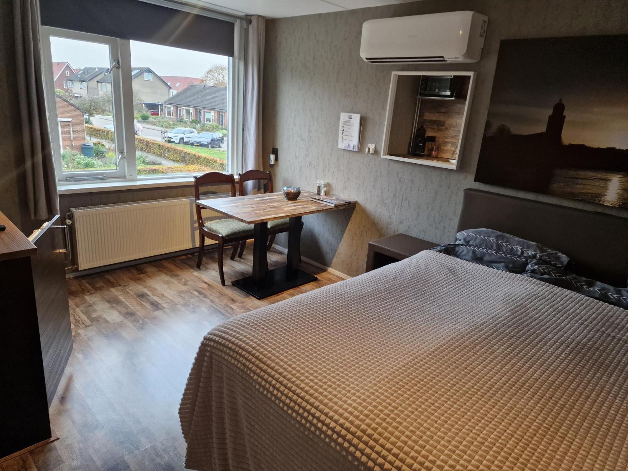 Bed & Budget Mackenzieplaats Wilp 외부 사진